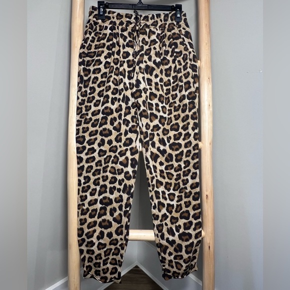 Zara Basics lightweight cheetah print elastic waist pleated cuff hem pockets - Picture 2 of 11